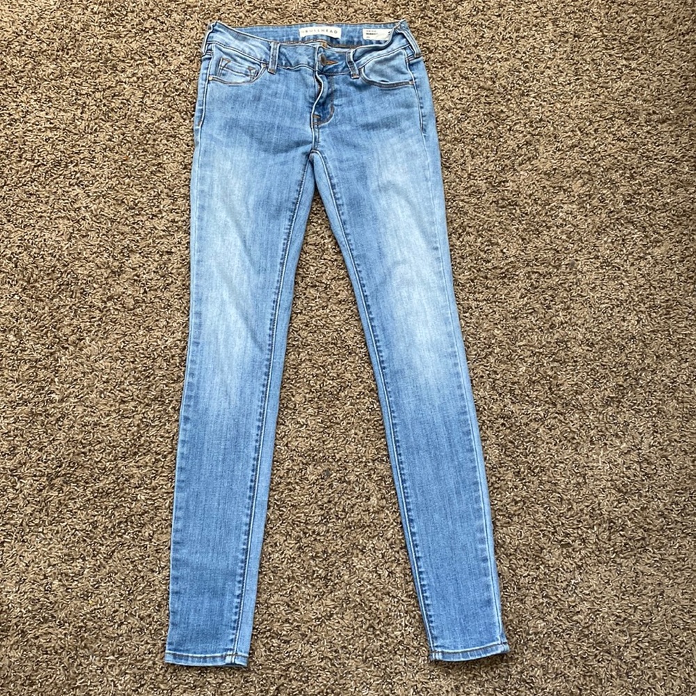 Bullhead women’s light wash skinny jeans size 23